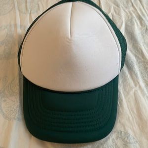 Green plain trucker hat